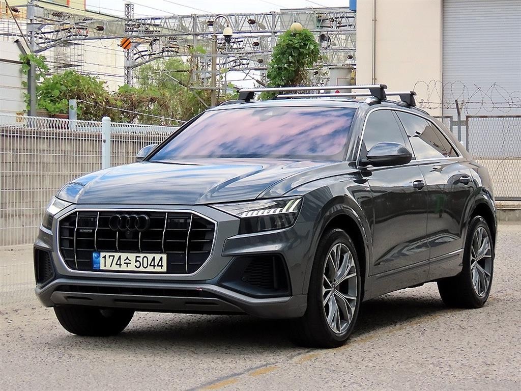 아우디 Q8 50 TDI 콰트로 프리미엄 이미지 2