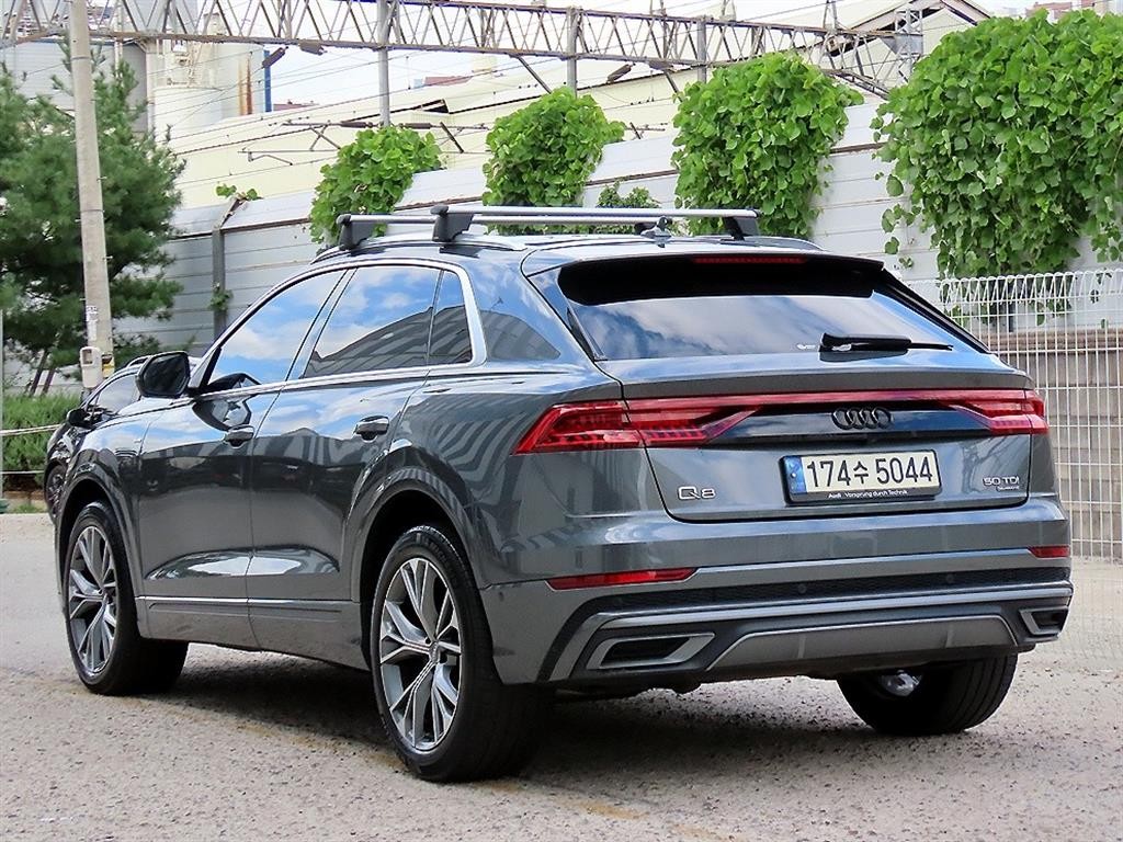 아우디 Q8 50 TDI 콰트로 프리미엄 이미지 3
