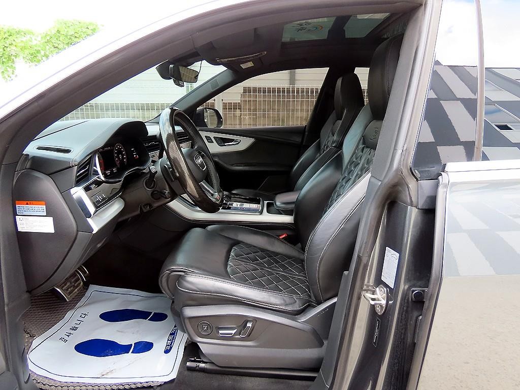 아우디 Q8 50 TDI 콰트로 프리미엄 이미지 5