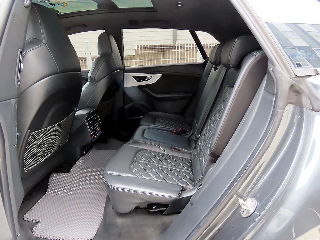 아우디 Q8 50 TDI 콰트로 프리미엄 이미지 6