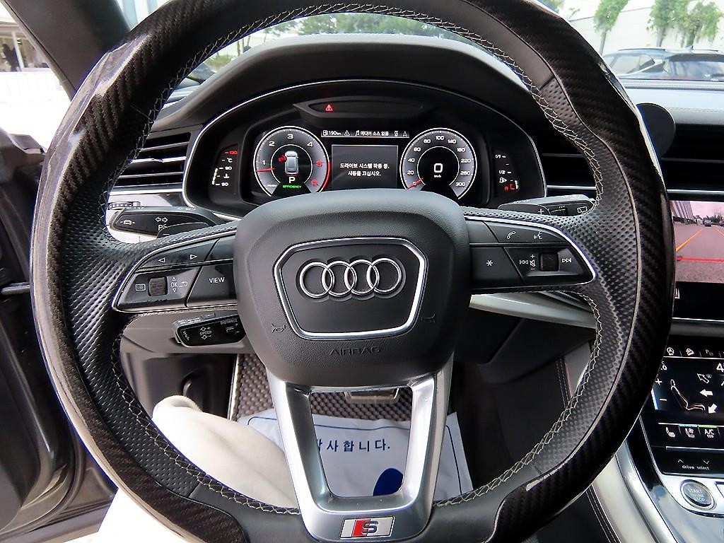 아우디 Q8 50 TDI 콰트로 프리미엄 이미지 8