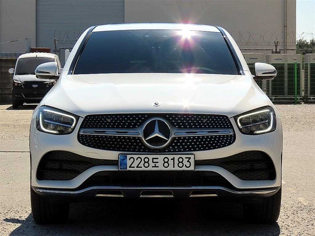 벤츠 GLC 클래스 GLC클래스 X253 GLC 300 e 4MATIC 쿠페 이미지 1