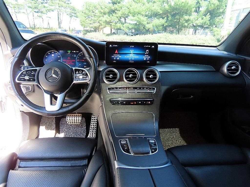 벤츠 GLC 클래스 GLC클래스 X253 GLC 300 e 4MATIC 쿠페 이미지 7