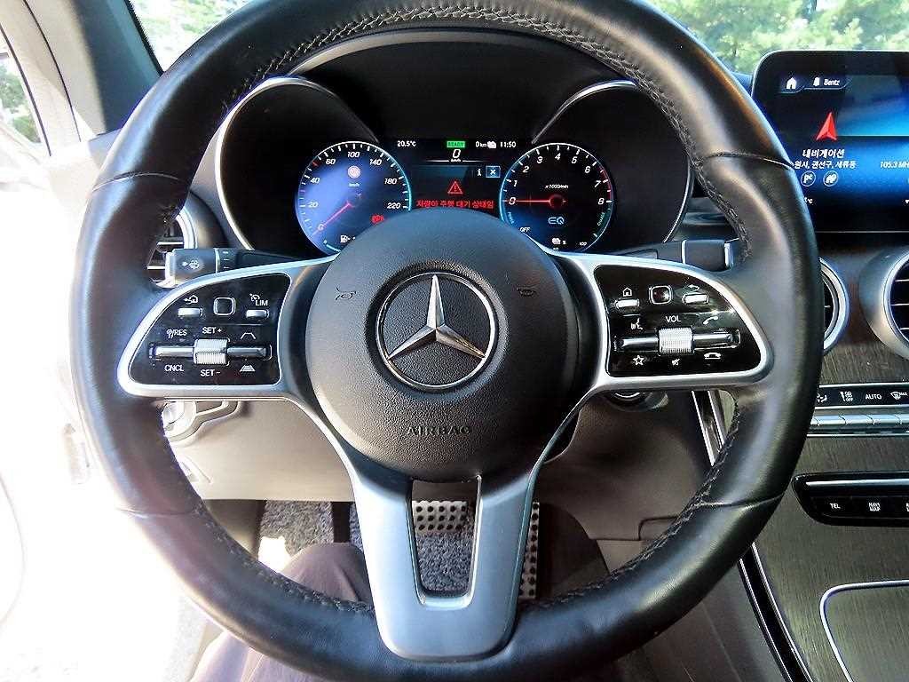 벤츠 GLC 클래스 GLC클래스 X253 GLC 300 e 4MATIC 쿠페 이미지 8