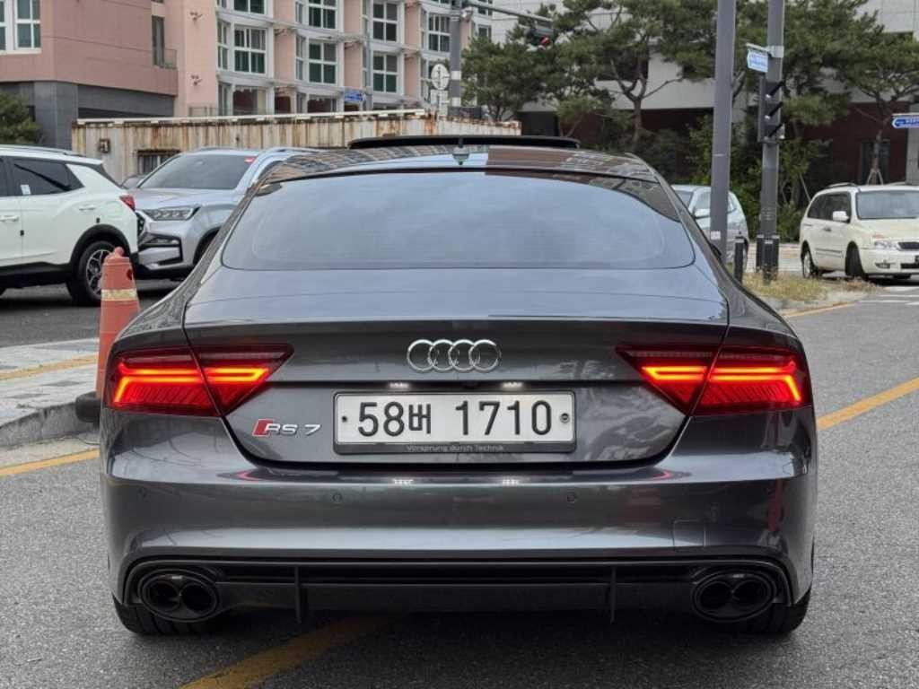 아우디 RS7 4.0 TFSI 콰트로 플러스 이미지 4