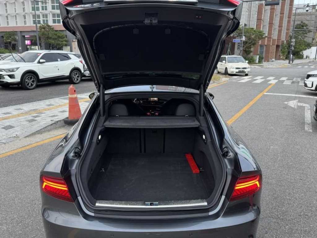 아우디 RS7 4.0 TFSI 콰트로 플러스 이미지 7