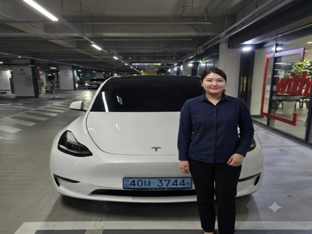 테슬라 모델 Y 롱 레인지 이미지 1