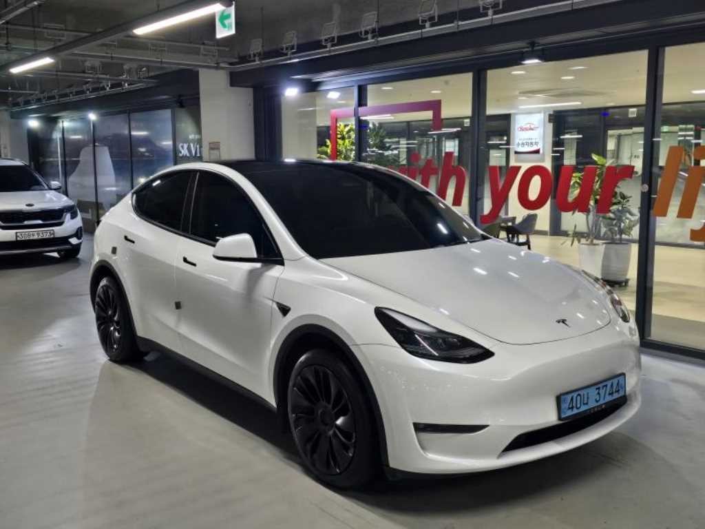테슬라 모델 Y 롱 레인지 이미지 2