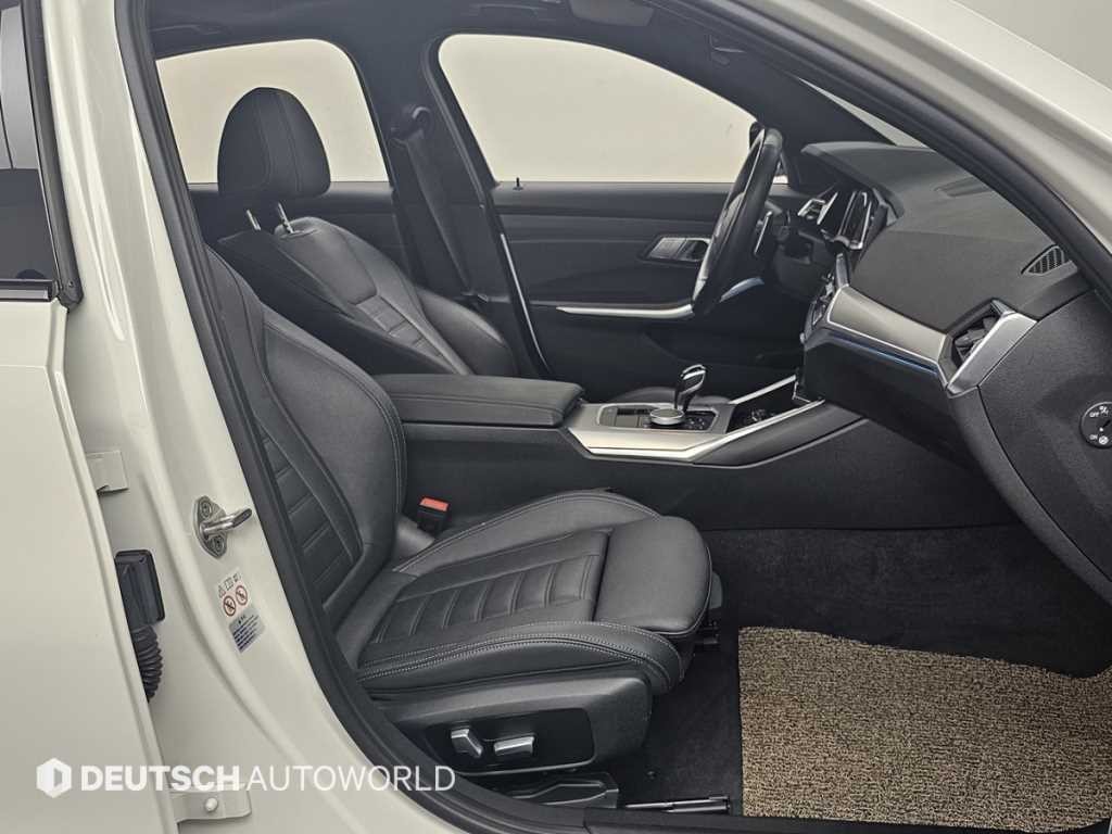 BMW 3시리즈 3시리즈 (G20) 330e M 스포츠 이미지 10