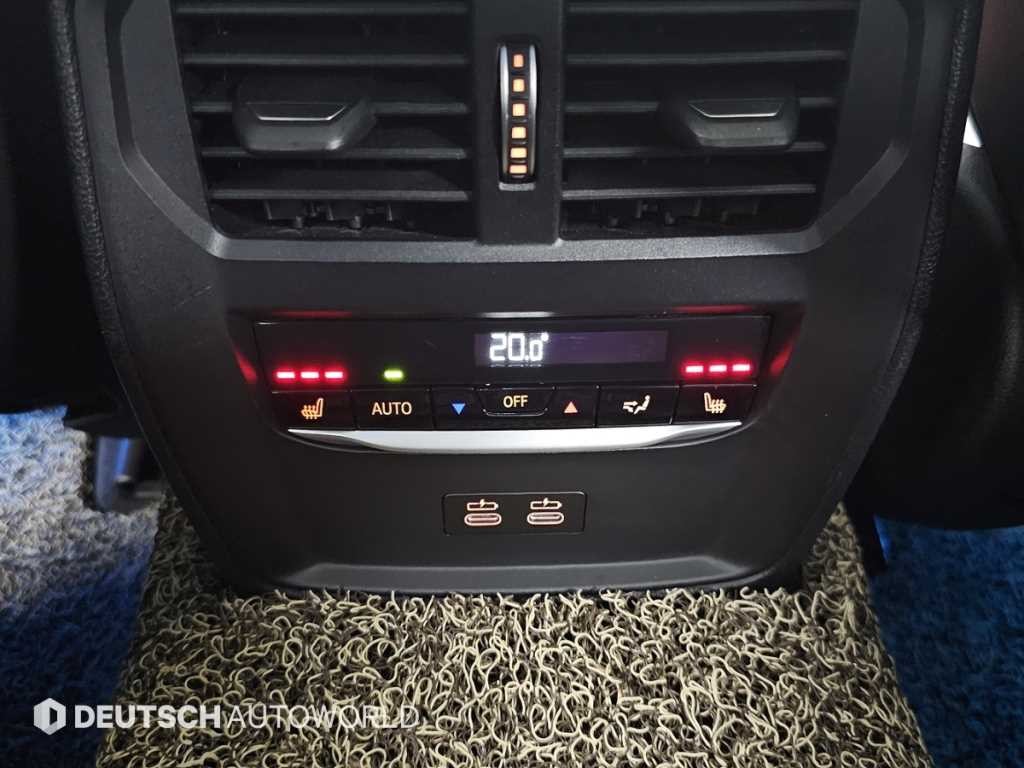 BMW 3시리즈 3시리즈 (G20) 330e M 스포츠 이미지 16