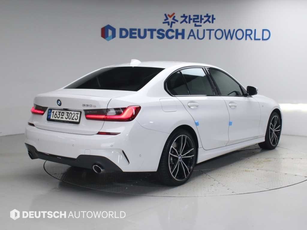 BMW 3시리즈 3시리즈 (G20) 330e M 스포츠 이미지 2