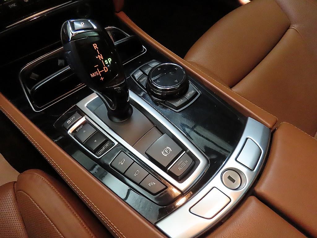 BMW 7시리즈 7시리즈 (F01) 750 Li xDrive 인디비주얼 이미지 12