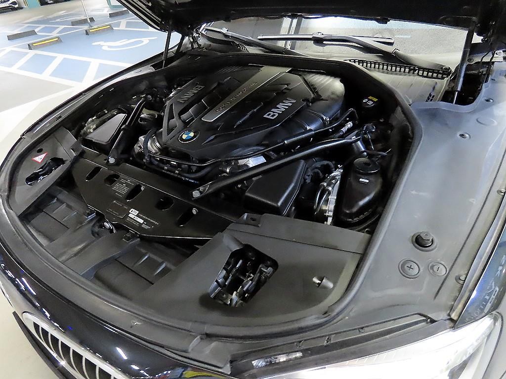 BMW 7시리즈 7시리즈 (F01) 750 Li xDrive 인디비주얼 이미지 19