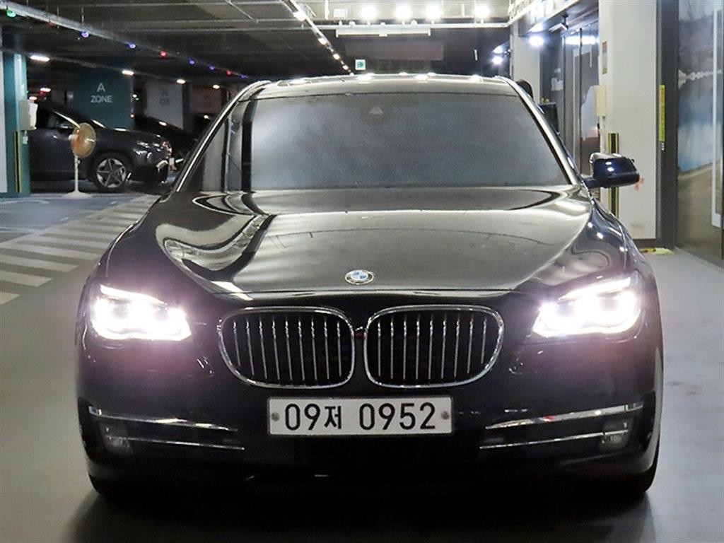 BMW 7시리즈 7시리즈 (F01) 750 Li xDrive 인디비주얼 이미지 2
