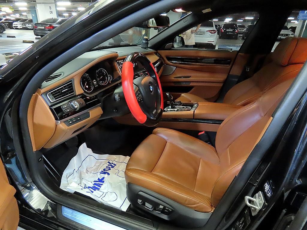 BMW 7시리즈 7시리즈 (F01) 750 Li xDrive 인디비주얼 이미지 6