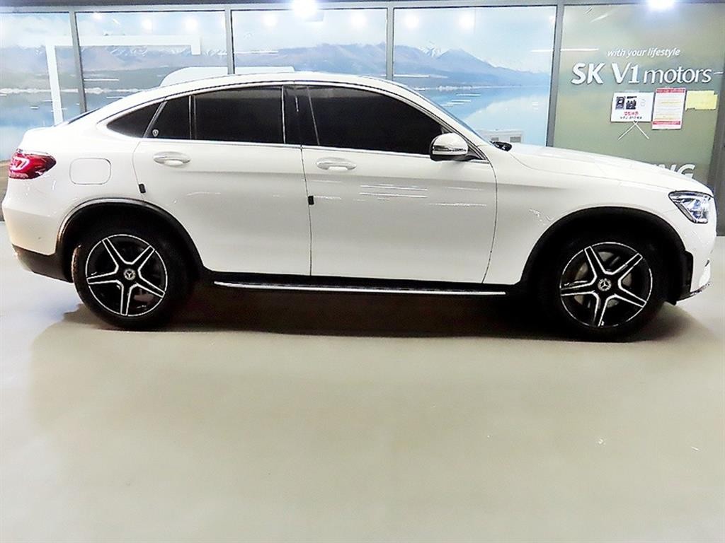 벤츠 GLC 클래스 GLC클래스 X253 GLC 300 4MATIC 쿠페 이미지 3