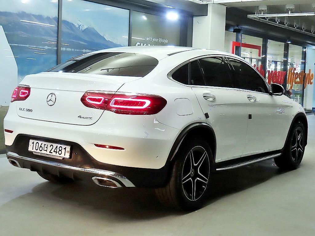 벤츠 GLC 클래스 GLC클래스 X253 GLC 300 4MATIC 쿠페 이미지 4