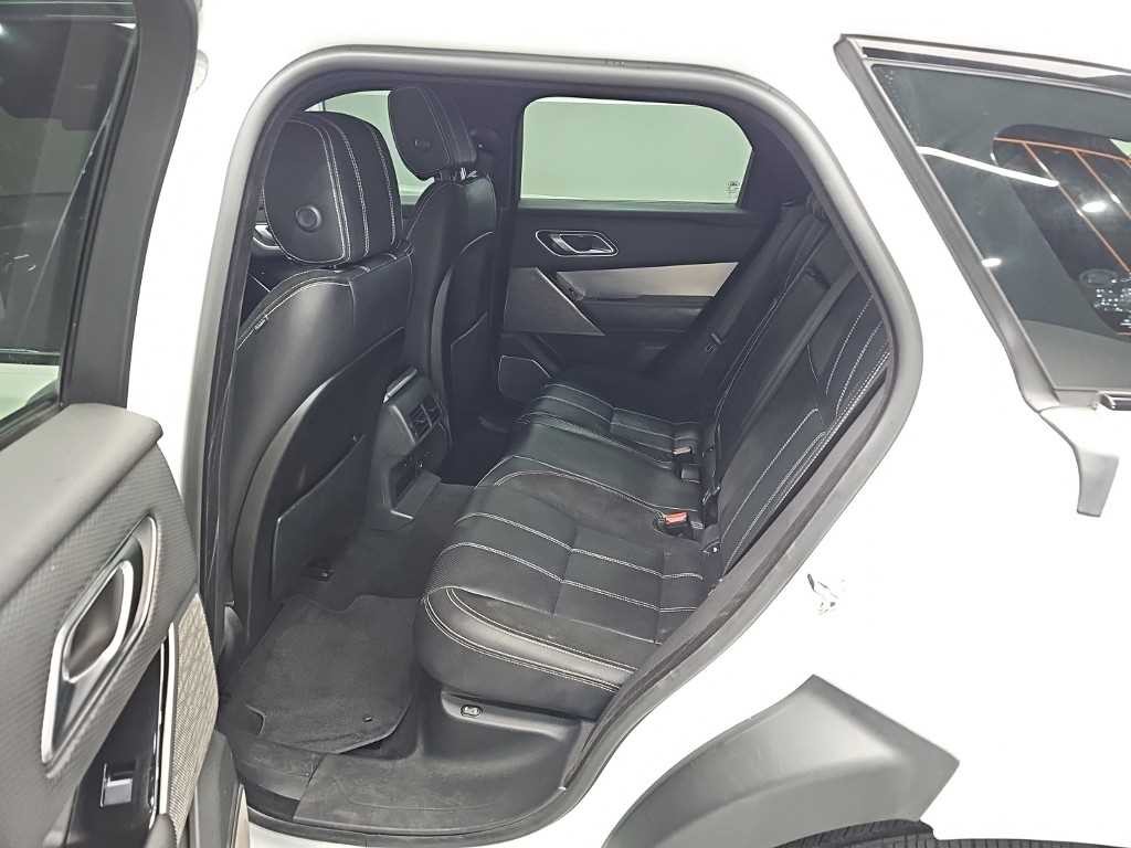 랜드로버 레인지로버 벨라 2.0 D240 R-다이나믹 SE 이미지 12