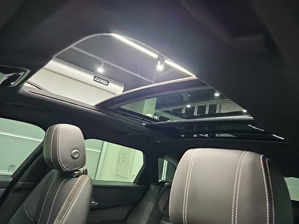 랜드로버 레인지로버 벨라 2.0 D240 R-다이나믹 SE 이미지 14