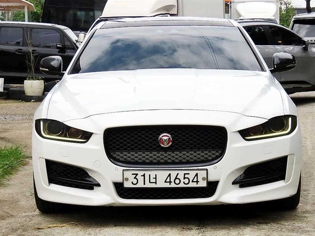 재규어 XE 2.0D R스포츠 이미지 1