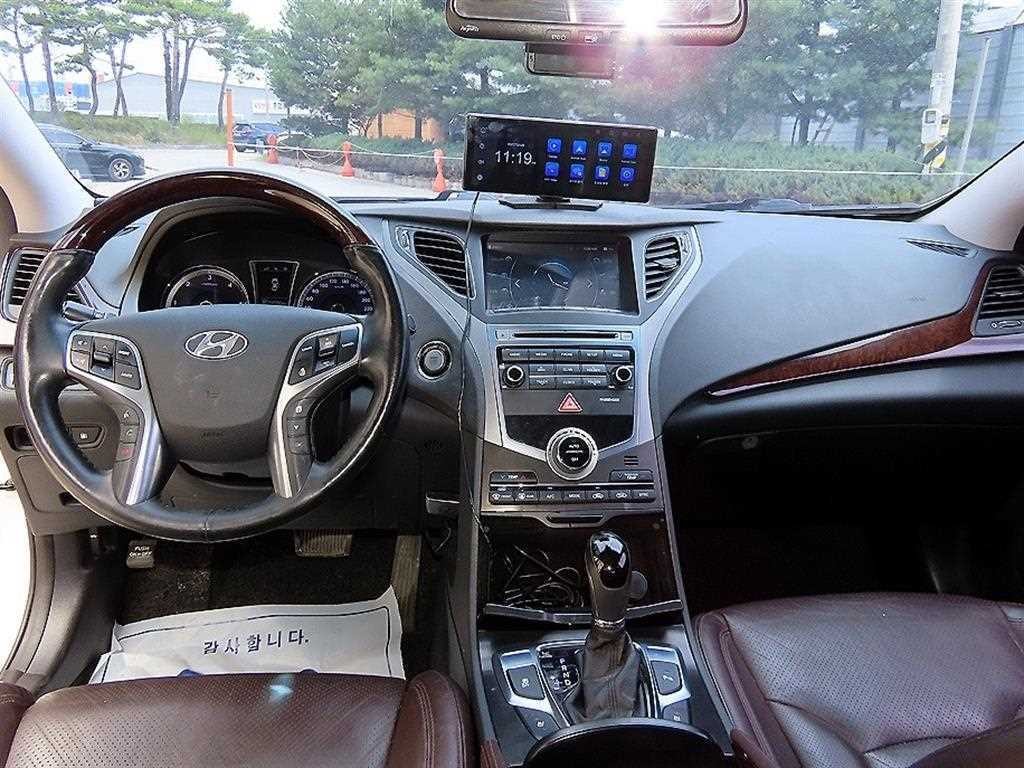 현대 그랜저 그랜저 HG HG220 PREMIUM 이미지 7