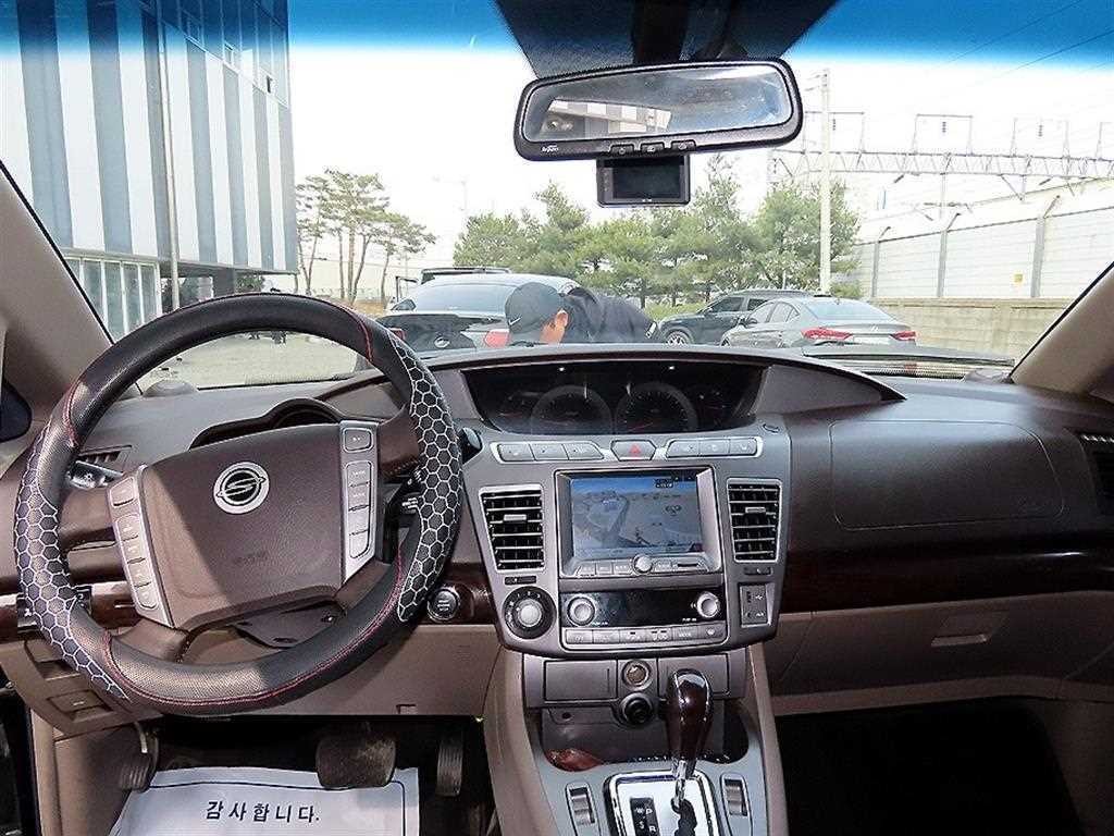 KG모빌리티(쌍용) 코란도 코란도투리스모 4WD 샤토 11인승 이미지 8
