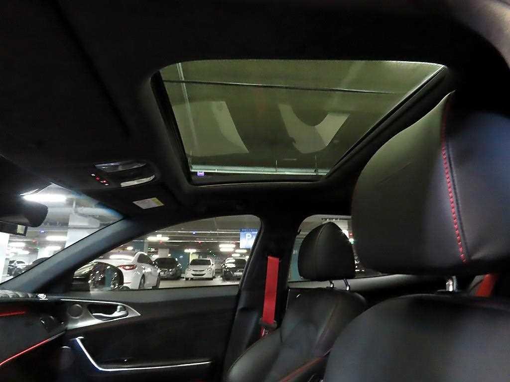 기아 스팅어 스팅어 마이스터 AWD 3.3 GT 아크로 에디션 이미지 16