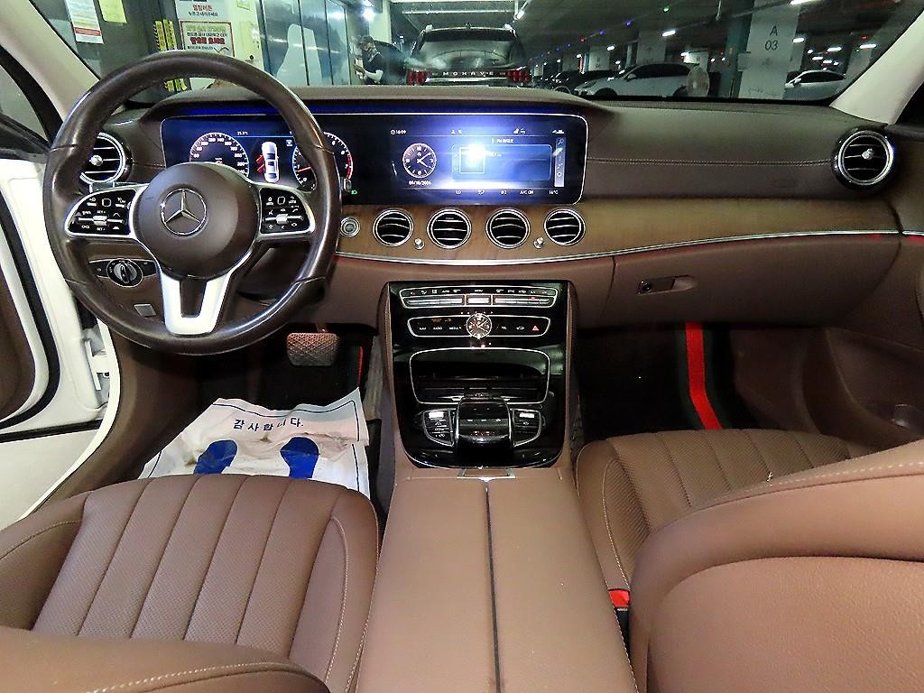 벤츠 E 클래스 E-클래스 W213 E300 4MATIC 익스클루시브 이미지 10