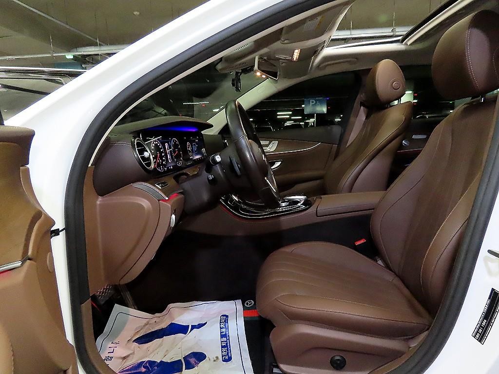 벤츠 E 클래스 E-클래스 W213 E300 4MATIC 익스클루시브 이미지 6