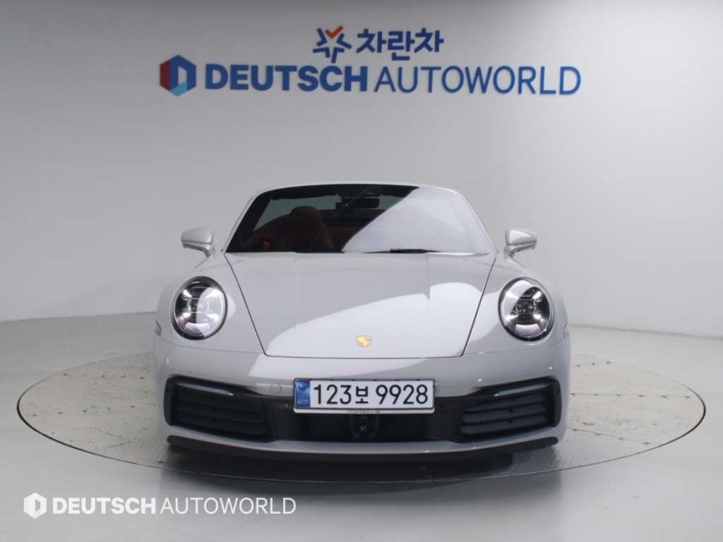 포르쉐 911 911(992) 카레라 4 카브리올레 이미지 1
