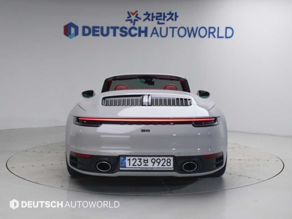 포르쉐 911 911(992) 카레라 4 카브리올레 이미지 3