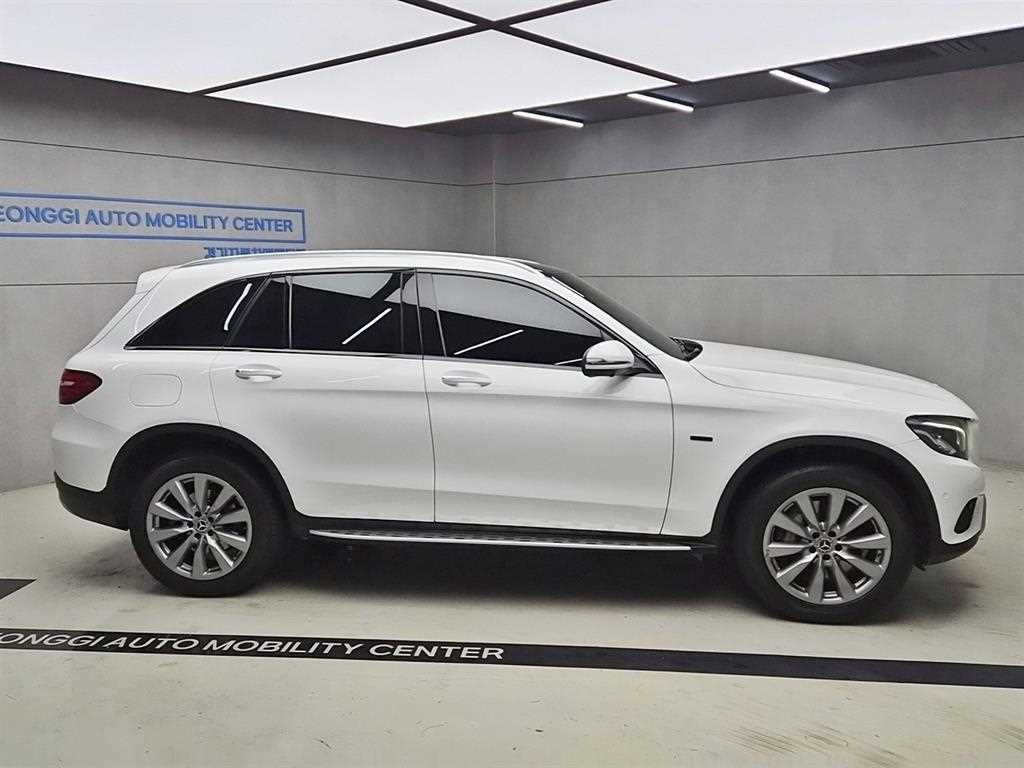 벤츠 GLC 클래스 GLC클래스 X253 GLC 350 e 4MATIC 이미지 2