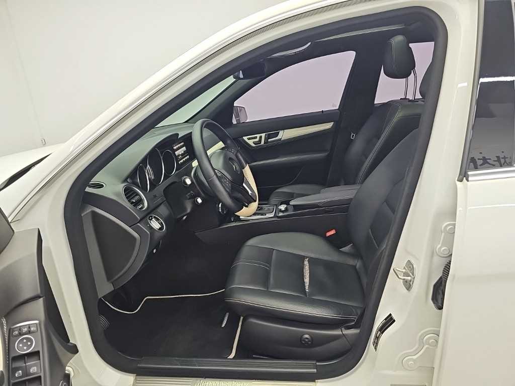 벤츠 C 클래스 C클래스 W204 C200 CGI 아방가르드 스타일패키지 이미지 11