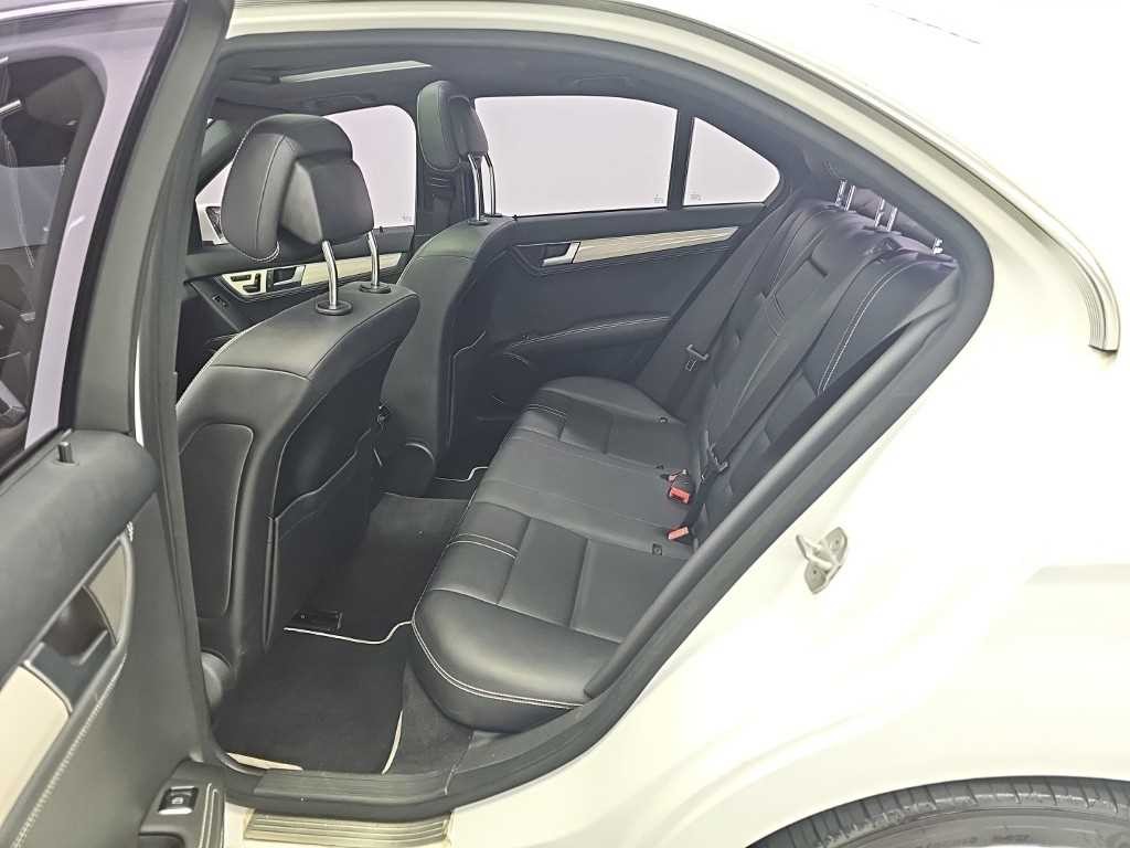 벤츠 C 클래스 C클래스 W204 C200 CGI 아방가르드 스타일패키지 이미지 12