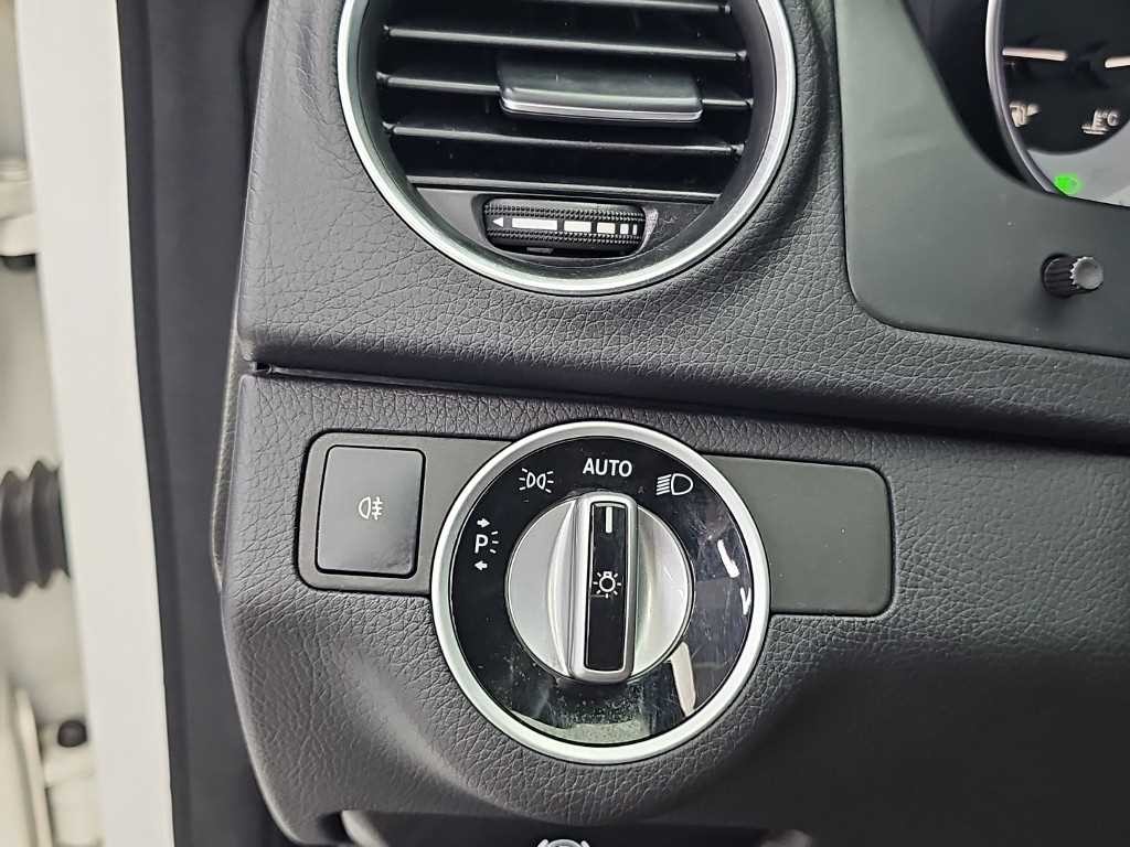 벤츠 C 클래스 C클래스 W204 C200 CGI 아방가르드 스타일패키지 이미지 17