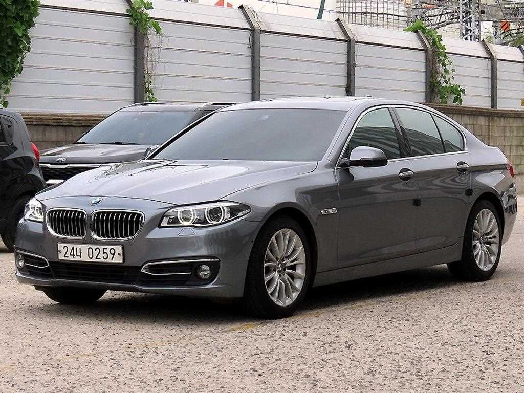 BMW 5시리즈 5시리즈 (F10) 528i 럭셔리 이미지 1