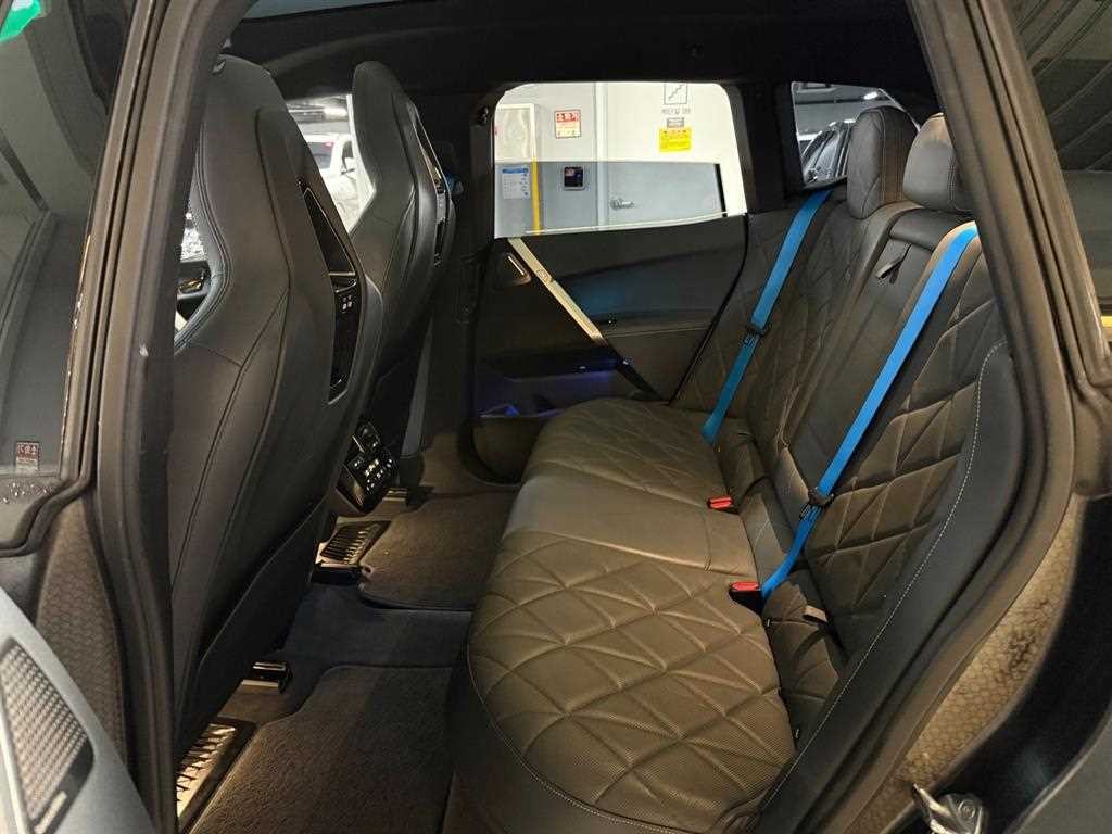 BMW iX xDrive 50 스포츠 플러스 이미지 11