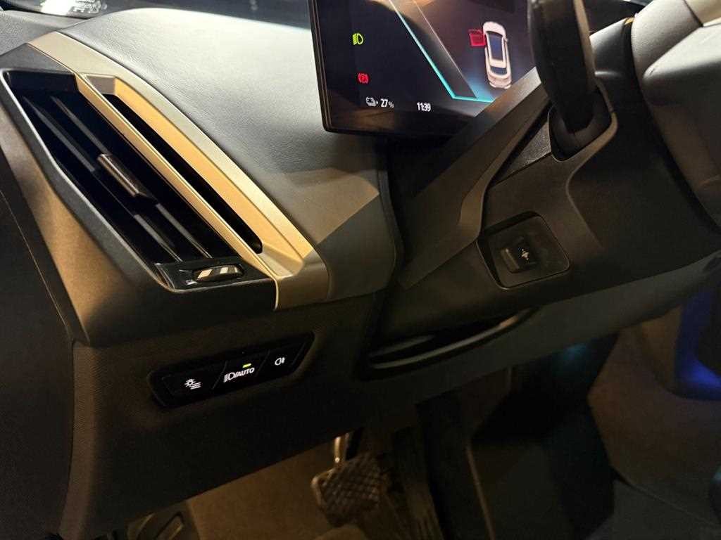 BMW iX xDrive 50 스포츠 플러스 이미지 13