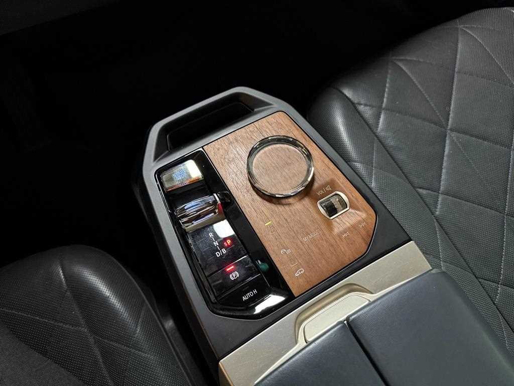 BMW iX xDrive 50 스포츠 플러스 이미지 15