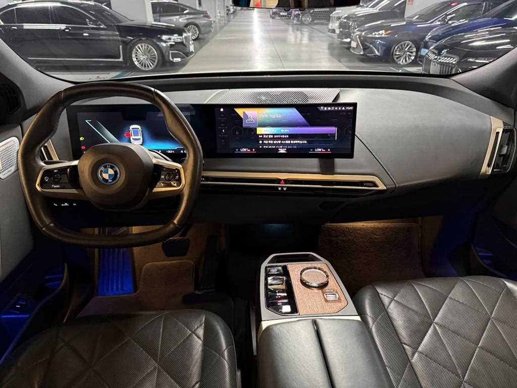 BMW iX xDrive 50 스포츠 플러스 이미지 8