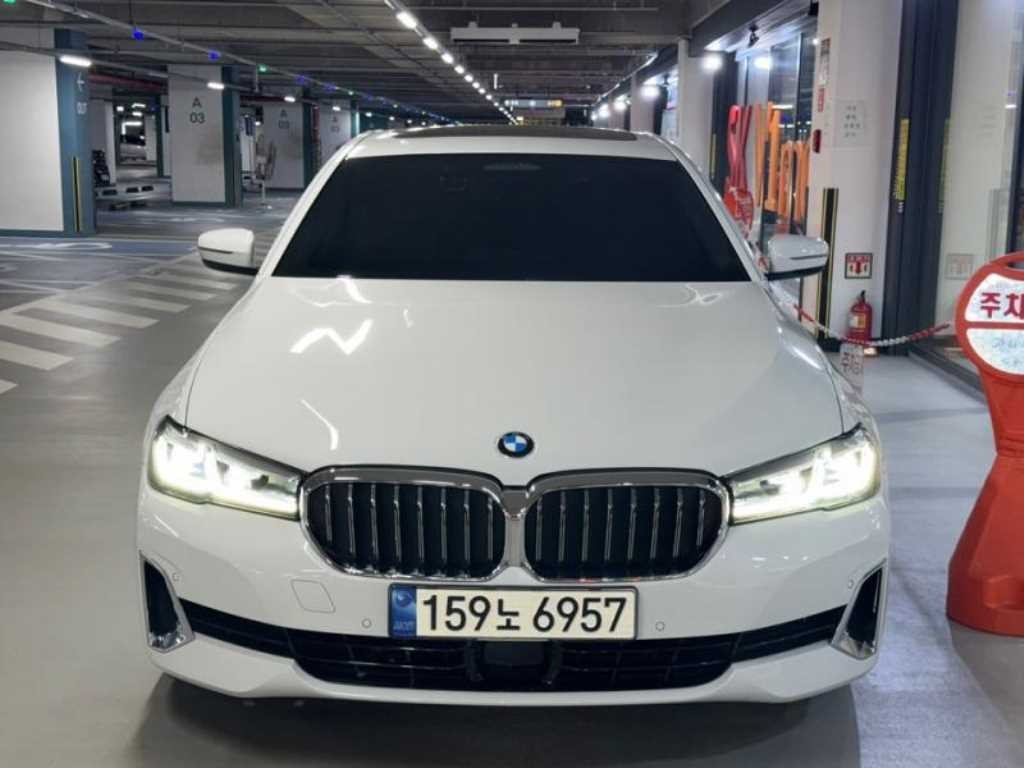BMW 5시리즈 5시리즈 (G30) 520i 럭셔리 이미지 1