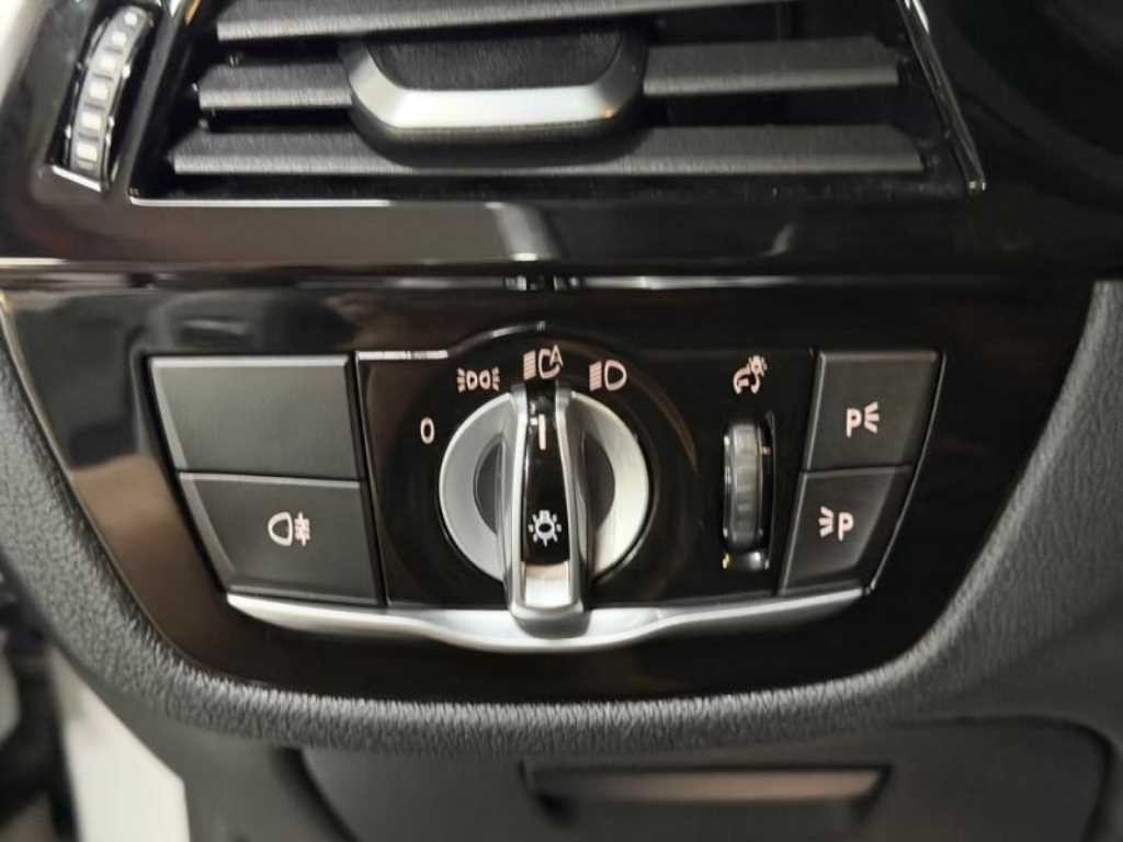 BMW 5시리즈 5시리즈 (G30) 520i 럭셔리 이미지 13