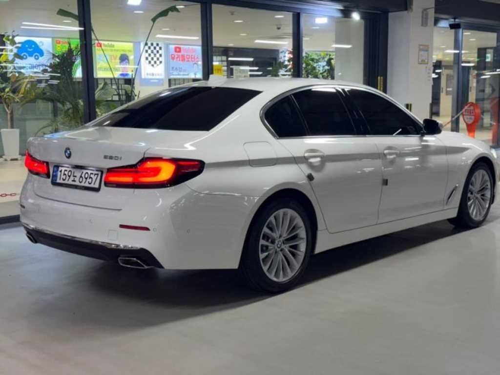 BMW 5시리즈 5시리즈 (G30) 520i 럭셔리 이미지 4