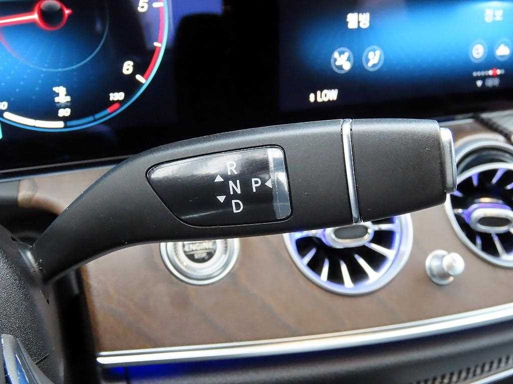 벤츠 E 클래스 E-클래스 W213 E220d 4MATIC 익스클루시브 이미지 11