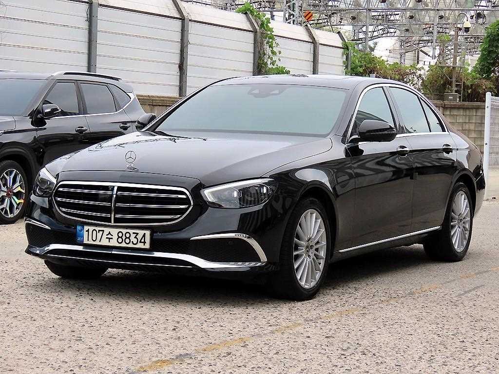 벤츠 E 클래스 E-클래스 W213 E220d 4MATIC 익스클루시브 이미지 2