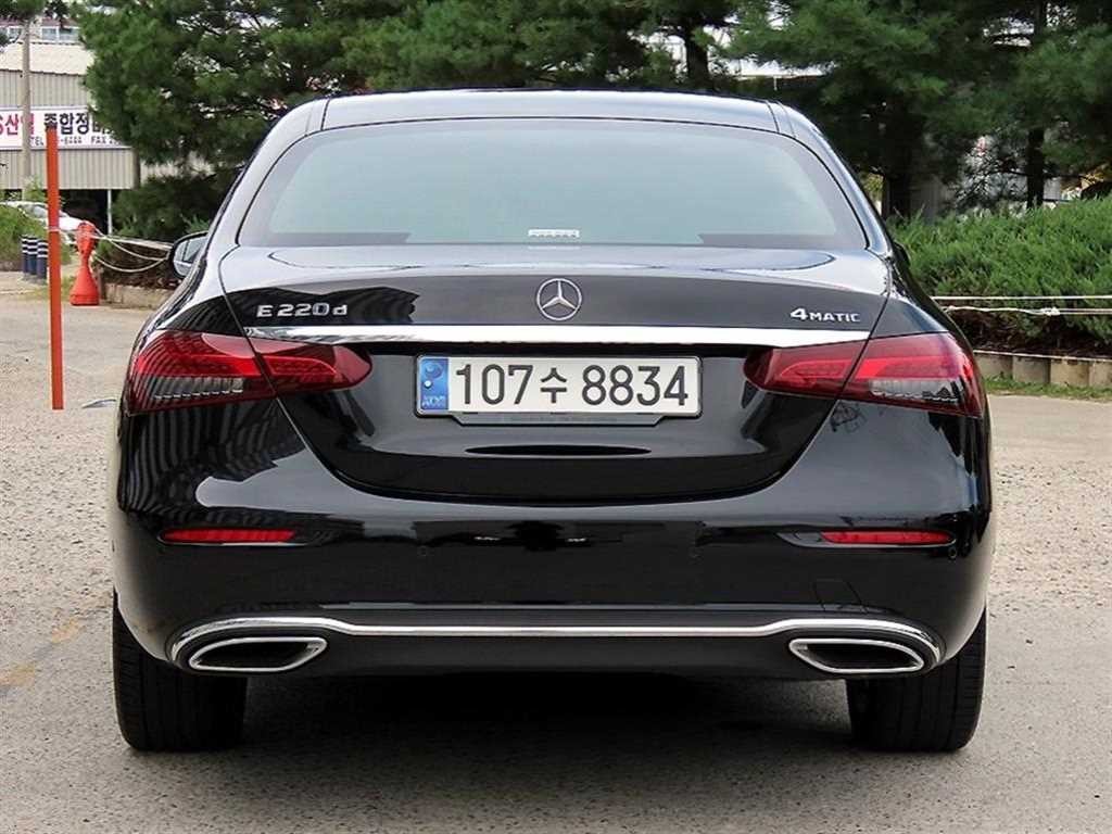 벤츠 E 클래스 E-클래스 W213 E220d 4MATIC 익스클루시브 이미지 4