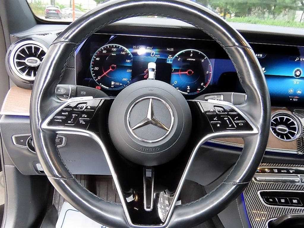 벤츠 E 클래스 E-클래스 W213 E220d 4MATIC 익스클루시브 이미지 8