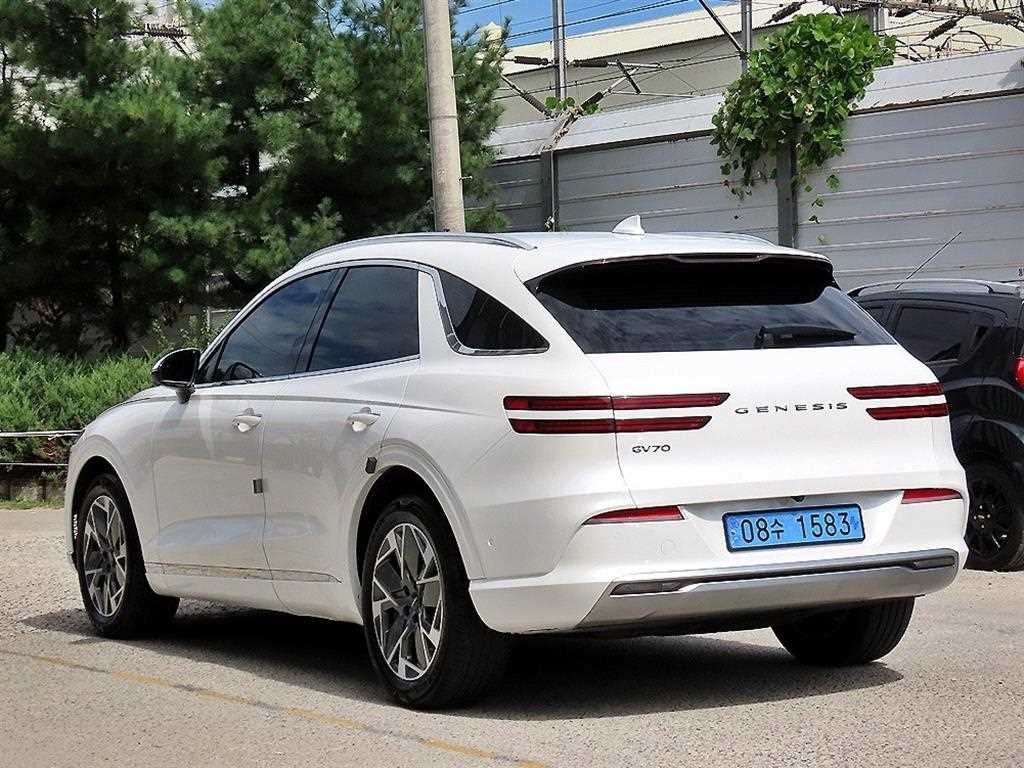제네시스 GV70 일렉트리파이드 GV70 e-AWD 이미지 3