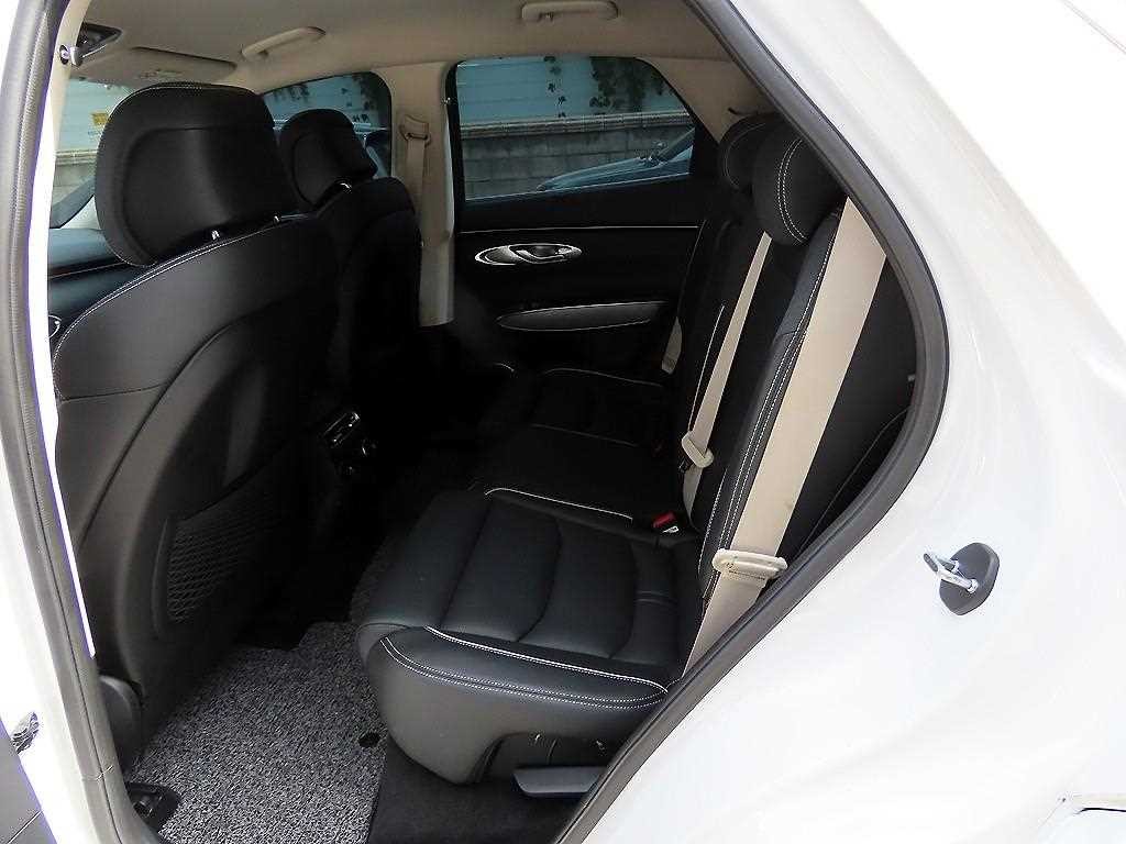제네시스 GV70 일렉트리파이드 GV70 e-AWD 이미지 6