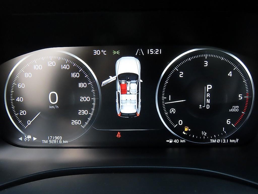 볼보 XC60 XC60(2세대) D4 AWD 인스크립션 이미지 9